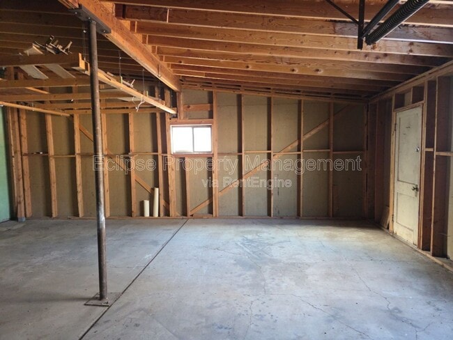 Building Photo - 721 3rd St