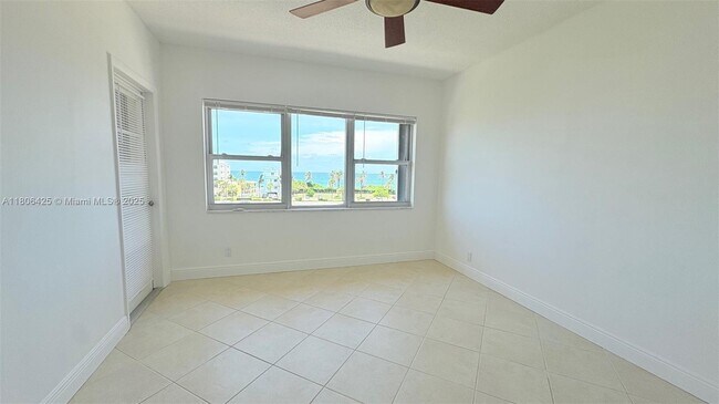 Building Photo - 4117 Bougainvilla Dr