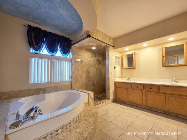 Building Photo - 3697 Ferndale Cove Dr