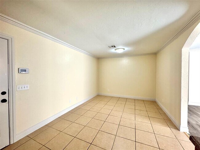 Building Photo - 1101 W Wilshire Blvd