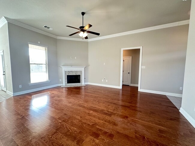 Building Photo - *$500 off FIRST MONTHS RENT MOVE IN SPECIAL* (LUCIEN FIELD ESTATES-SOUTHEAST SHREVEPORT-BEAUTIFUL...