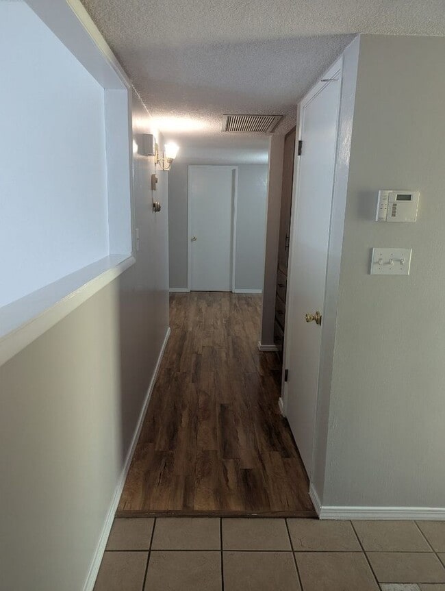 Building Photo - Beautiful 4 Bedroom House in NW Bakersfield with Pool!