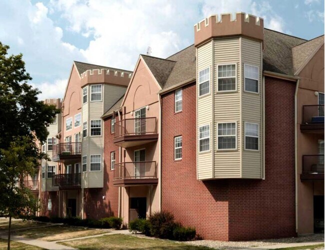 Building Photo - 1007 S Locust St
