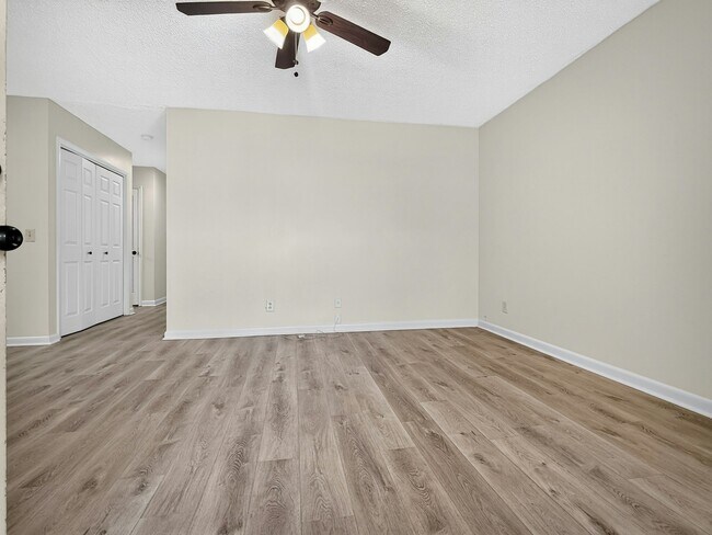 Building Photo - 6209 Friar Tuck Dr NW