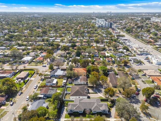 Building Photo - 1515 SW 65th Pl