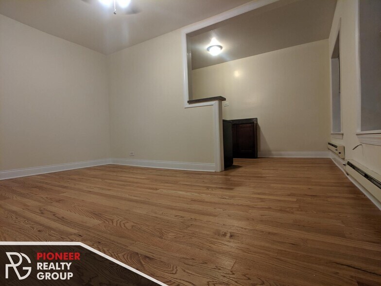 Building Photo - 2842 N Orchard St