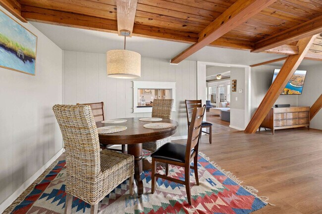 Building Photo - 9063 Mundell Rd