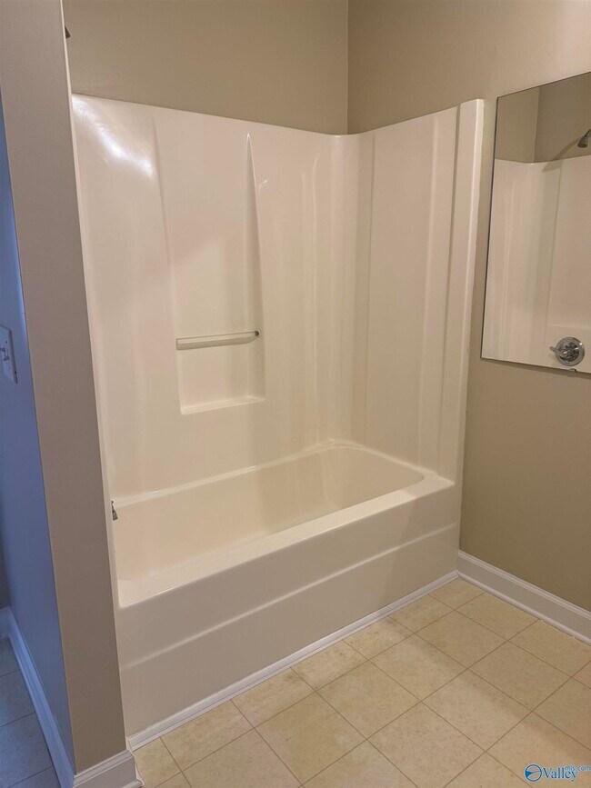 Building Photo - 101 Willowmere Cir