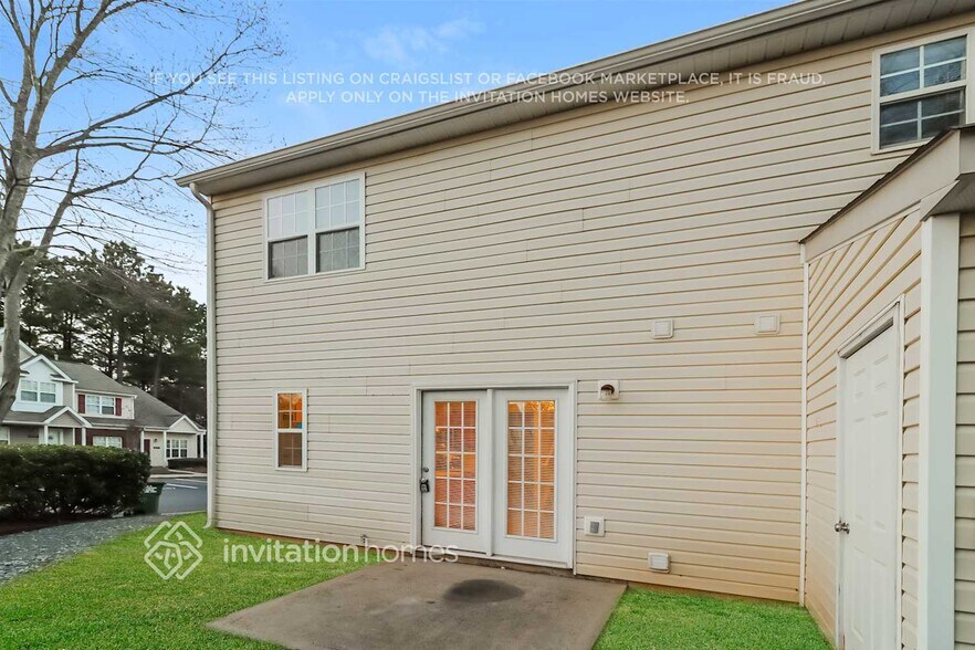 Building Photo - 10571 English Setter Way