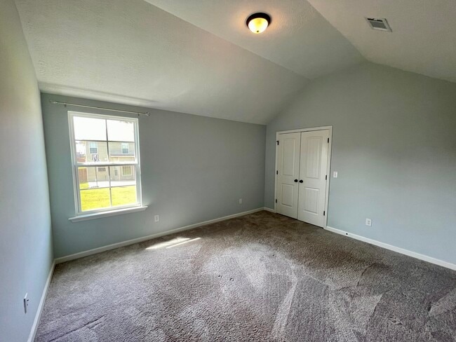Building Photo - 634 Jensen Ln