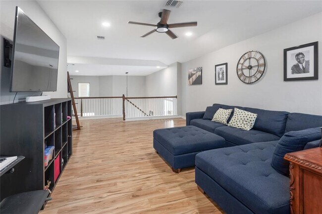 Building Photo - 1225 Peregrine Way
