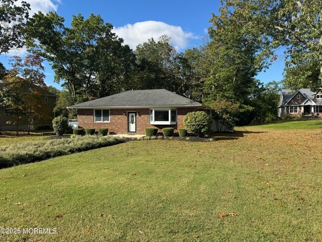 Building Photo - 196 Willow Dr