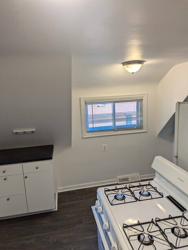 perfect for 2 person table under window - 1313 Mason St