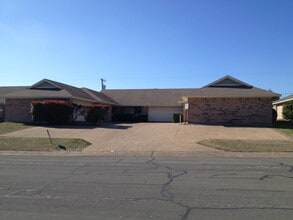 Building Photo - Duplex