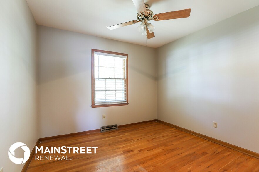 Building Photo - 523 E Prairie Terrace