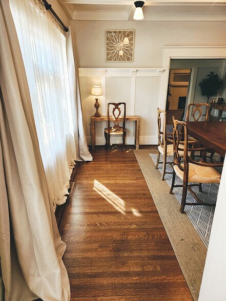 Dining - 459 Boulevard Way