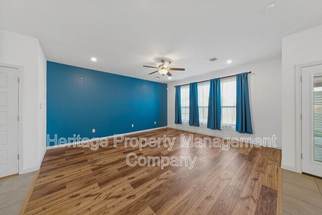 Building Photo - 9683 Shorebird Ln