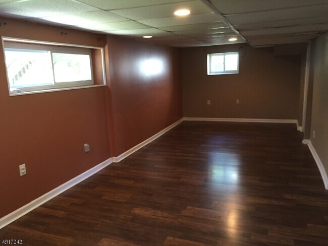 Building Photo - 27 Haddon Rd