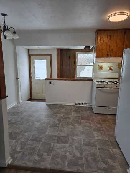 Building Photo - 1406 S Grant Ave