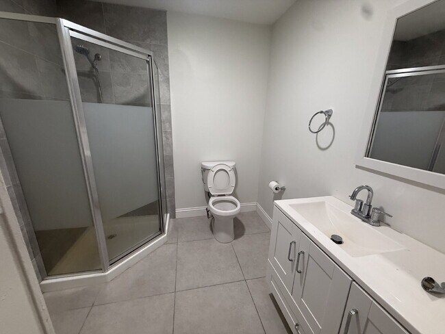 Building Photo - NEWLY RENOVATED 3 BEDROOM, 2 BATH HOME – A...