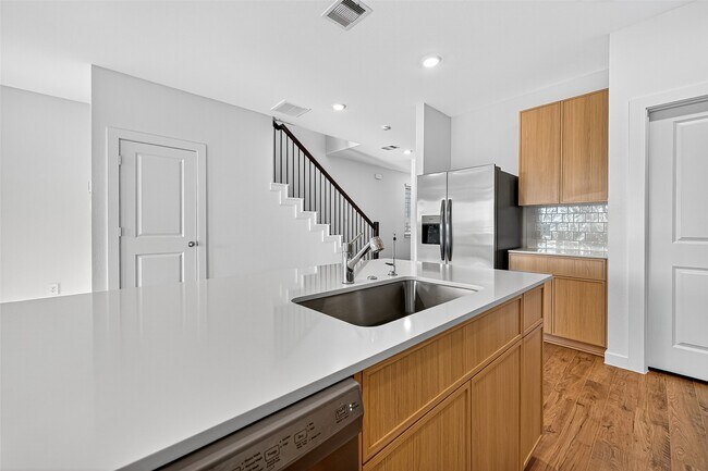 Building Photo - 3518 Mockingbird Ln