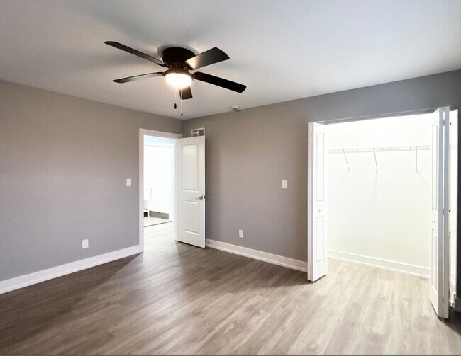 Building Photo - 1420 8th St