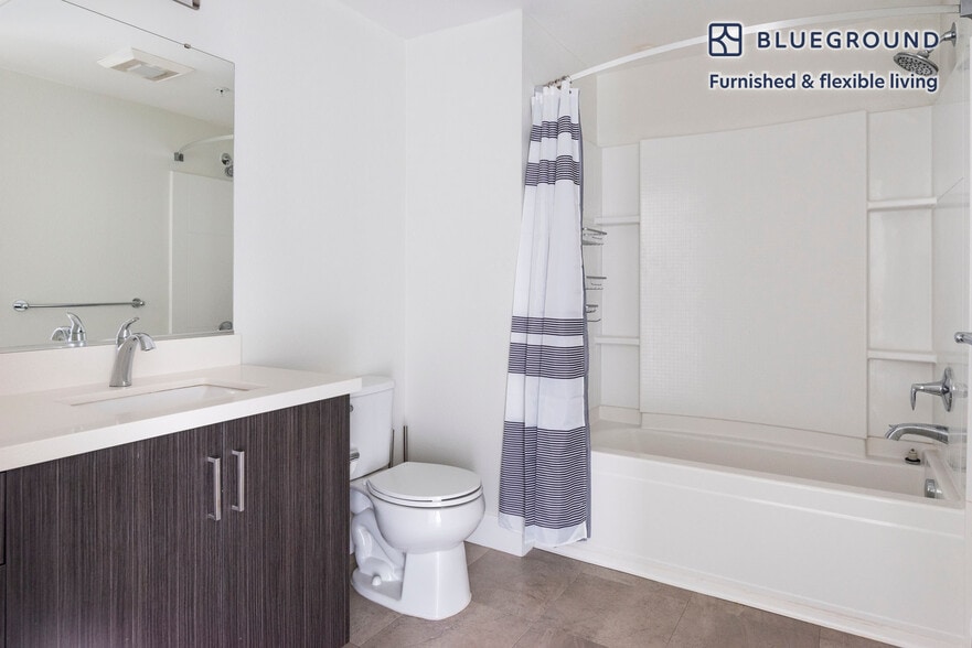 Building Photo - 3889 Artist Walk Common