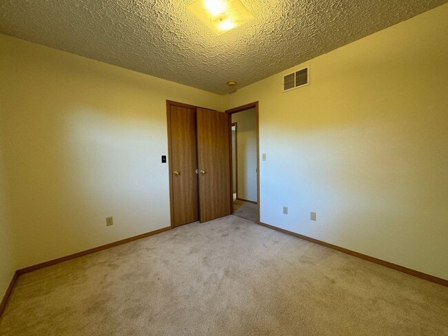 Building Photo - Charming 3-Bed, 2-Bath Home Just Minutes from Fort Leonard Wood!