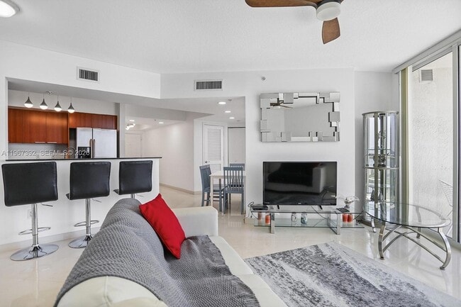 Building Photo - 16699 Collins Ave