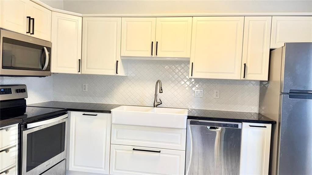 Building Photo - 1104 Pine Heights Dr NE