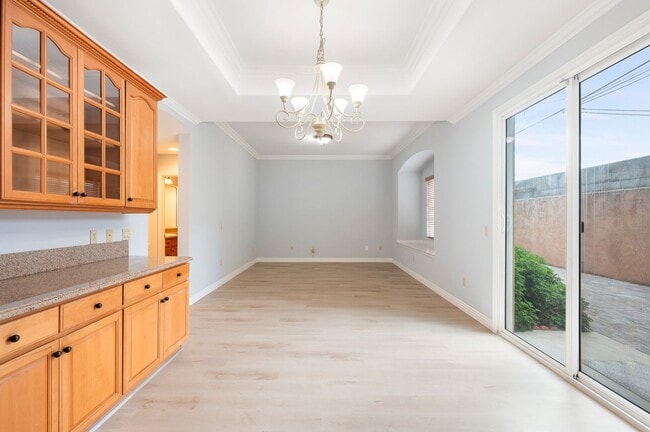Building Photo - Three bedroom condo for lease in Arcadia