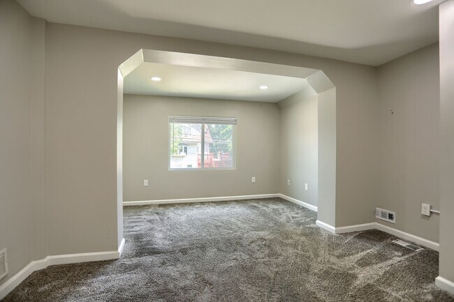 Building Photo - 1207 Anglesea St