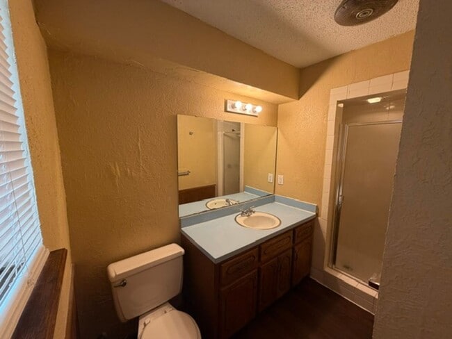 Building Photo - Wonderful east Norman home! Three bed, two bath, two car garage, fully fenced yard!