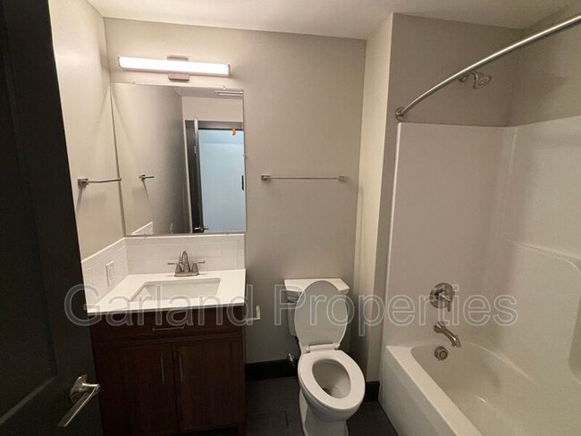 Building Photo - 73 W Main St