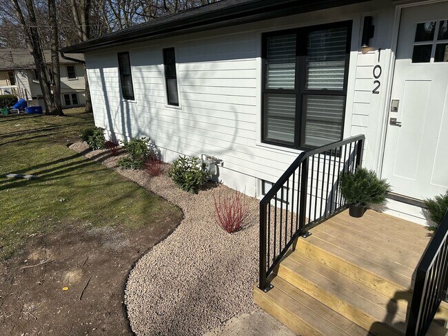 Building Photo - Modern solace meets nostalgic comfort in this stunning 3BR/3BA beauty 4800/Mo