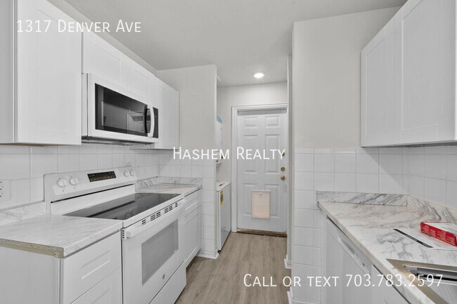 Building Photo - 1317 Denver Ave