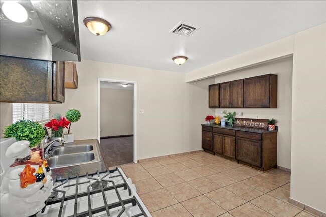 Building Photo - Fabulous Home!