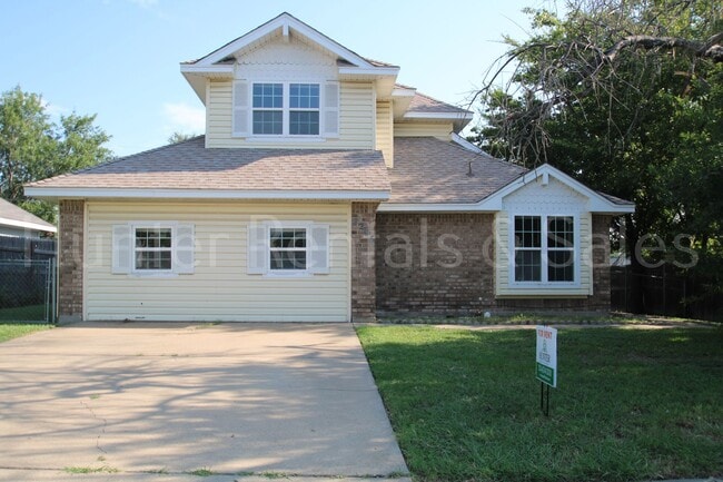 Primary Photo - Two Story Willowsprings Home