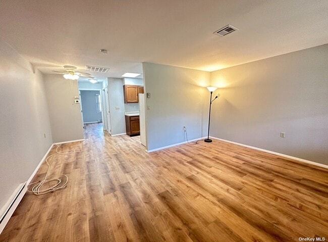 Building Photo - 306 Torquay Ct