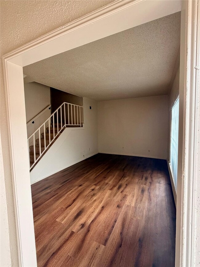 Building Photo - 7700 Creekbend Dr