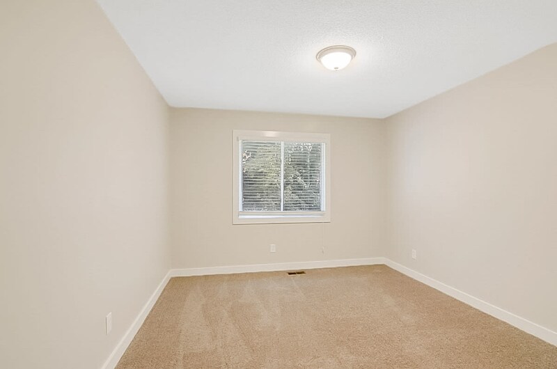 Building Photo - 915 Buckingham Rd