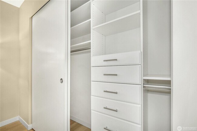 Building Photo - 1Bd/1Ba Seattle Condo