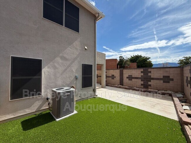 Building Photo - 7420 Tangerine Ct NE
