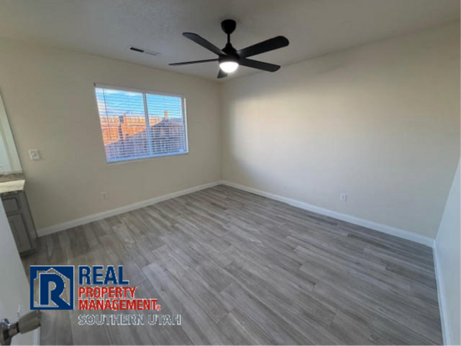 Building Photo - Remolded 3 Bedroom near Costco