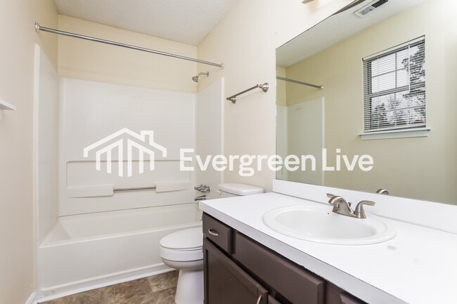 Building Photo - 201 Ambling Cir