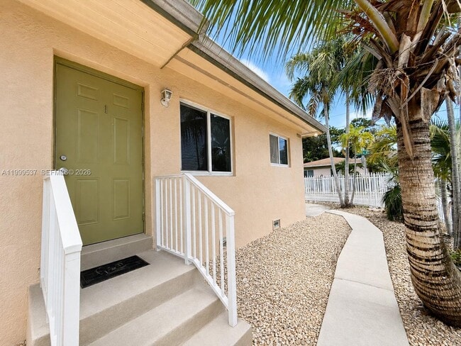 Building Photo - 5549 NE Miami Ct