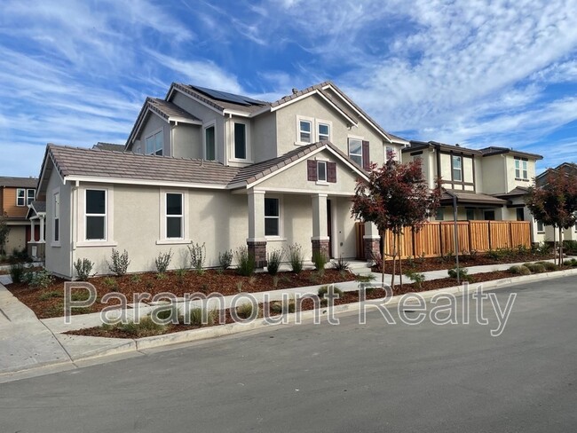 Building Photo - 1819 Chandler Dr