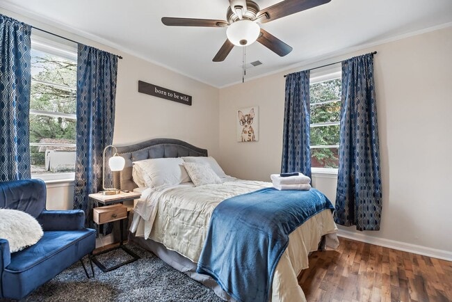 Building Photo - 1301 E 67th St