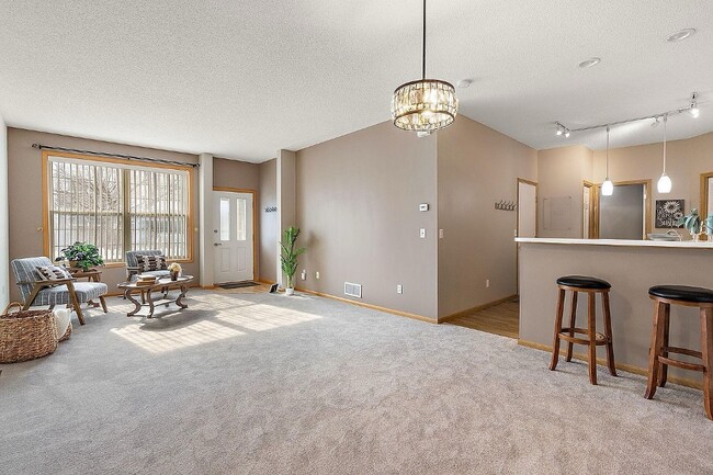 Building Photo - 9649 Alvarado Ln N