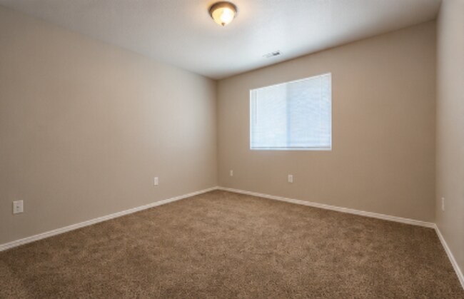 Building Photo - 803 S Logan Ave